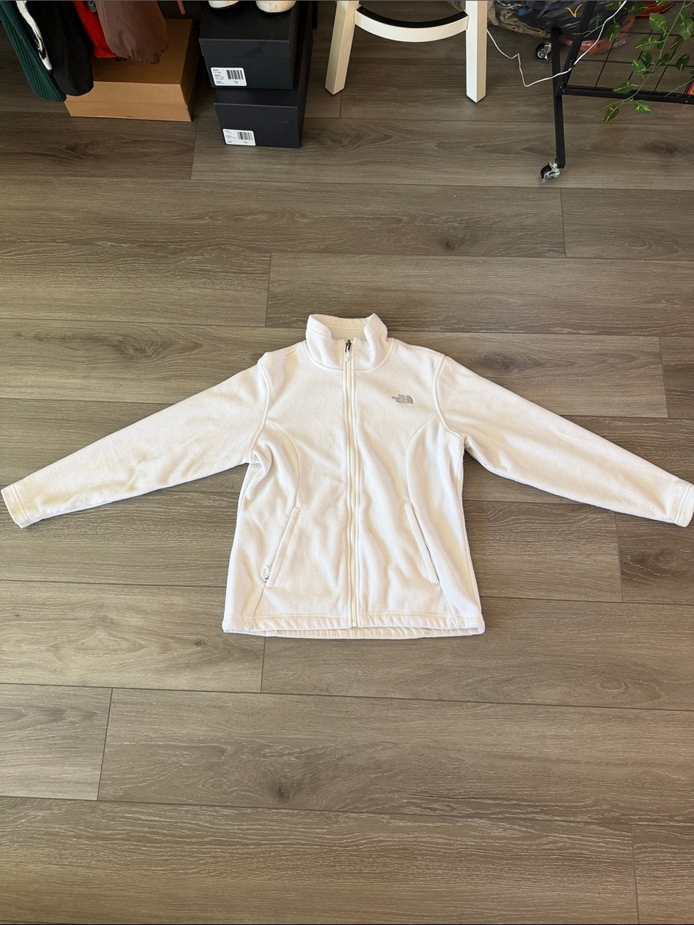 The North Face Women’s White Full-Zip Teddy Fleece Jacket